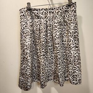 Banana Republic 100% Silk pleased midi lined Skirt